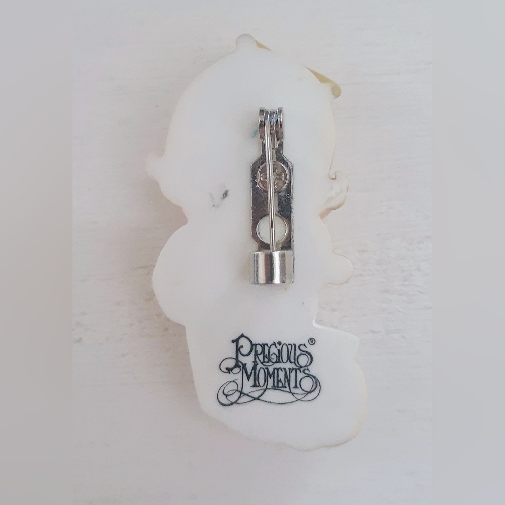 Vintage 1999 Precious Moments Angel Pin - Picture 5 of 5